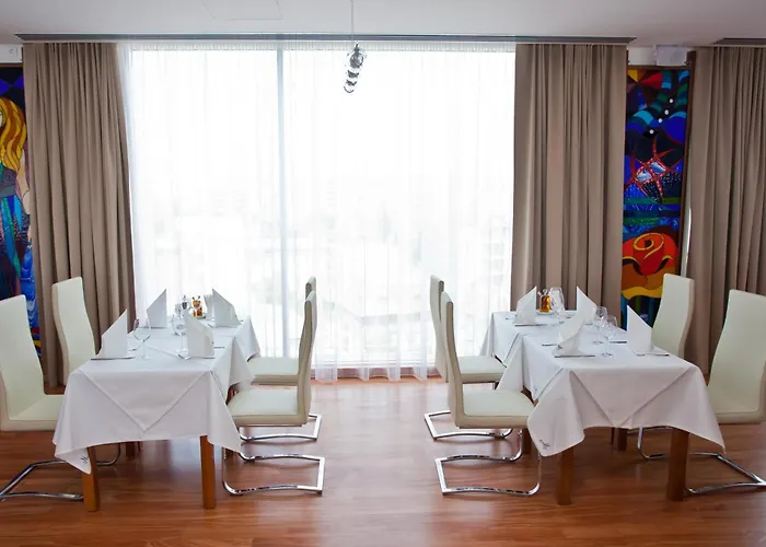 호텔 Marshal Garden 부쿠레슈티