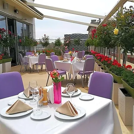 Hotel Marshal Garden Boekarest
