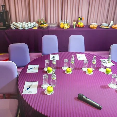 Marshal Garden Hotel Boekarest