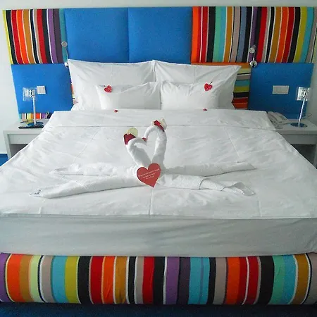 فندق Marshal Garden 4*