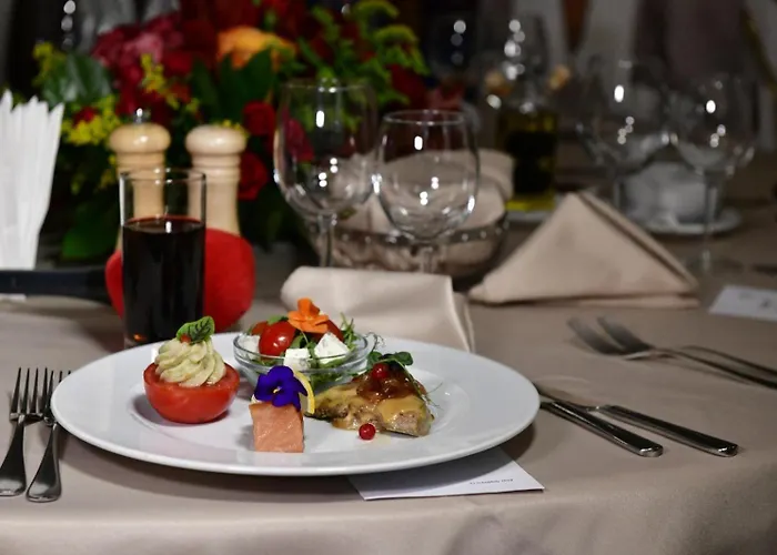 Готель Marshal Garden