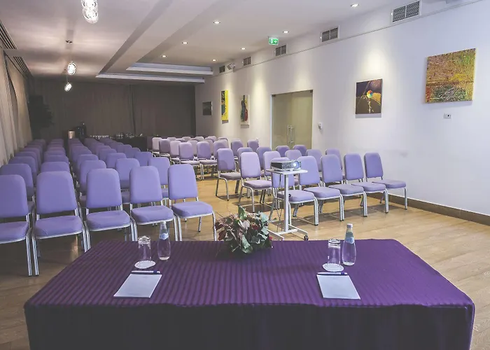 Готель Marshal Garden