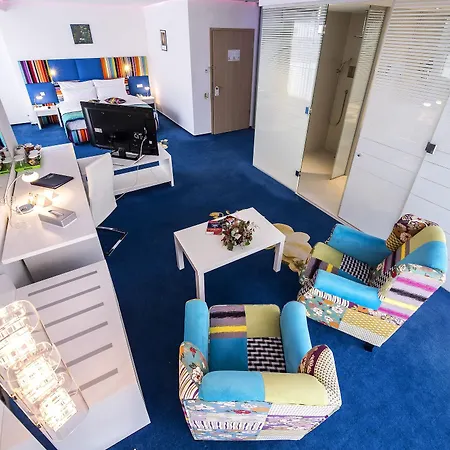 Marshal Garden Hotell 4*